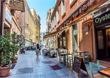 Cagliari, Via Sardegna, intero stabile